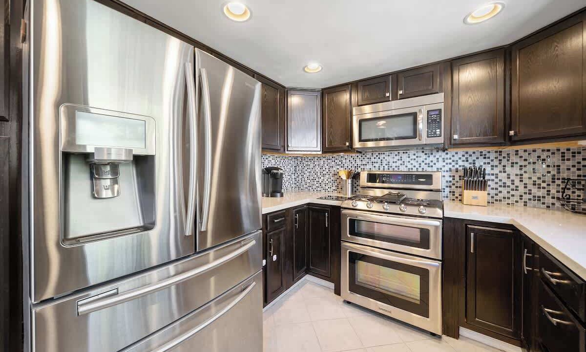 Photo of Kitchen in Warner Center