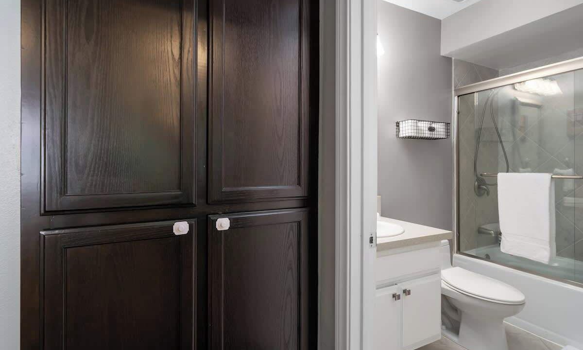 Photo of Bathroom in Warner Center