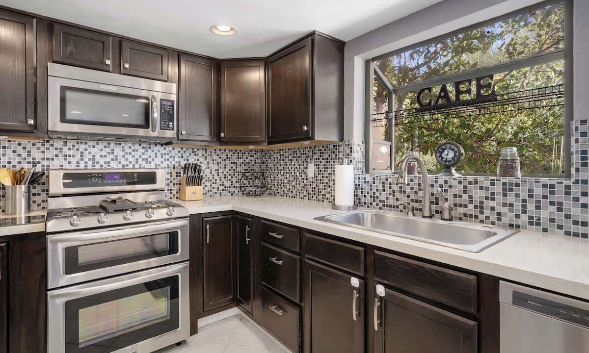 Photo of Kitchen in Warner Center