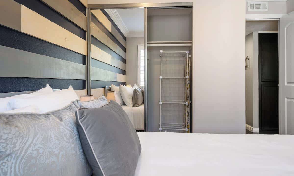 Photo of Bedroom in Warner Center