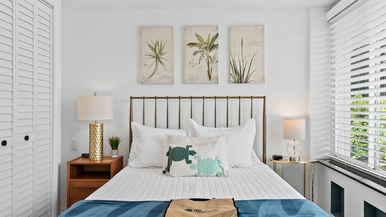 Photo of Bedroom in Poinsettia Heights