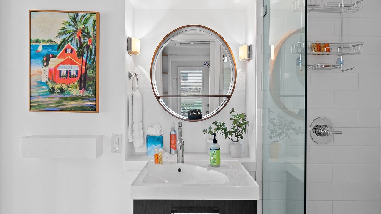 Photo of Bathroom in Poinsettia Heights