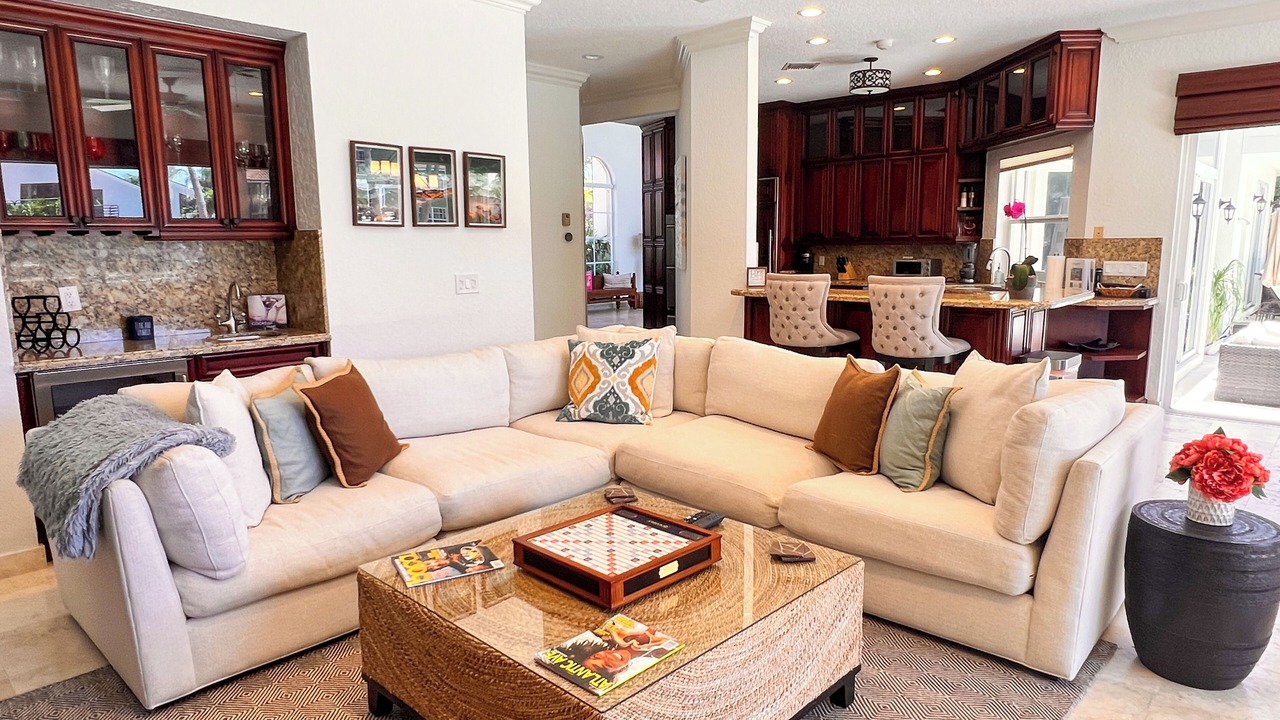 Photo of Bedroom in Tropic Isle