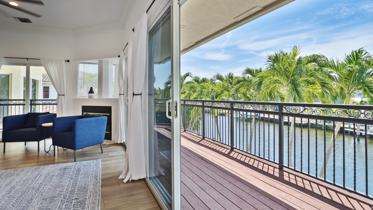 Photo of Patio Balcony in Tropic Isle