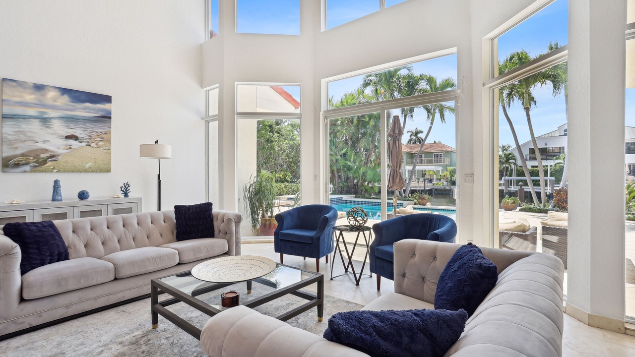 Photo of Livingroom in Tropic Isle