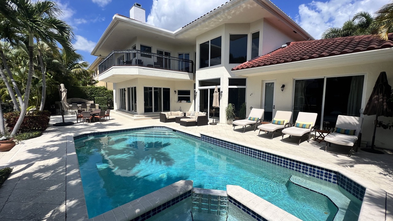 Photo of Outdoor in Tropic Isle