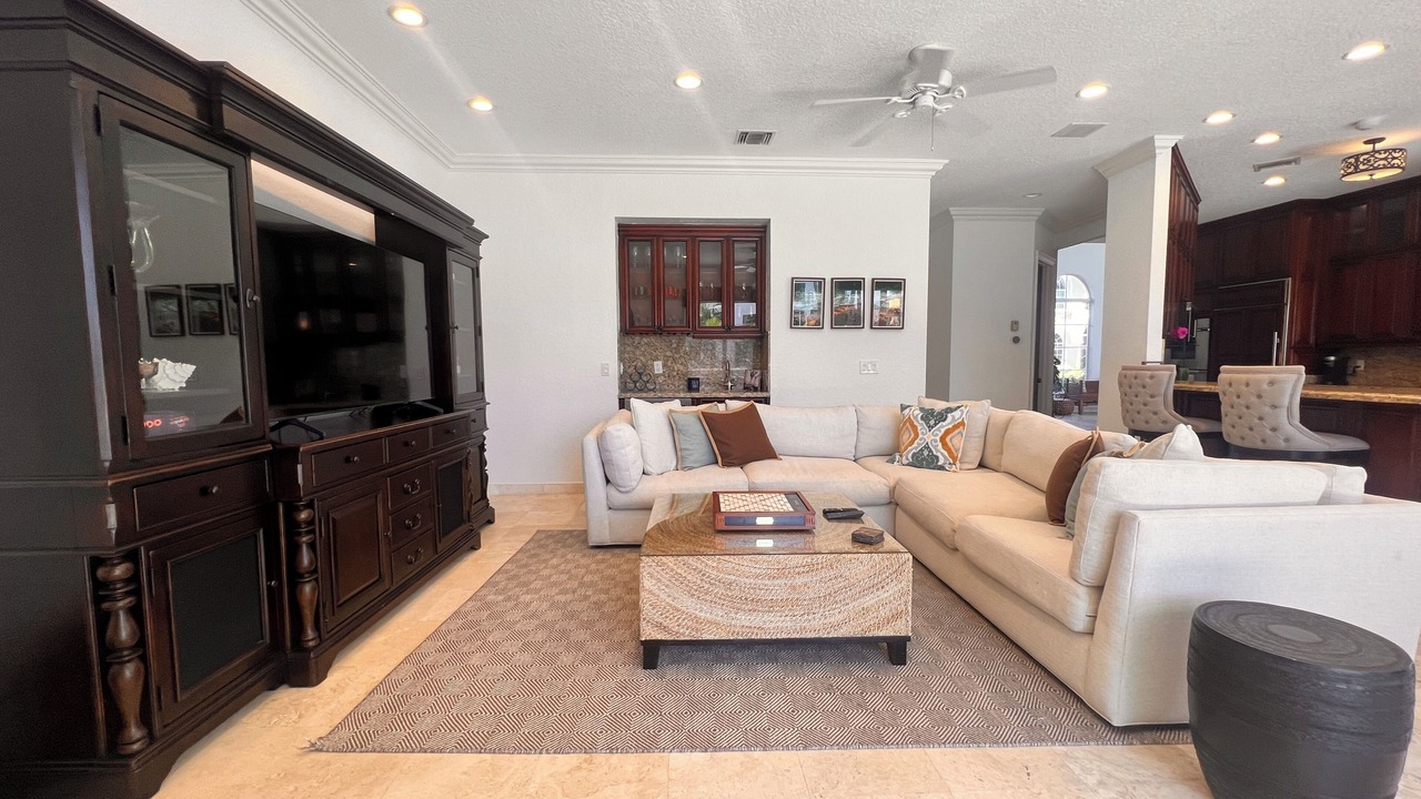 Photo of Bedroom in Tropic Isle