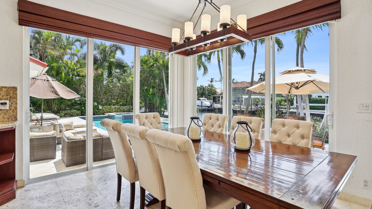 Photo of Livingroom in Tropic Isle