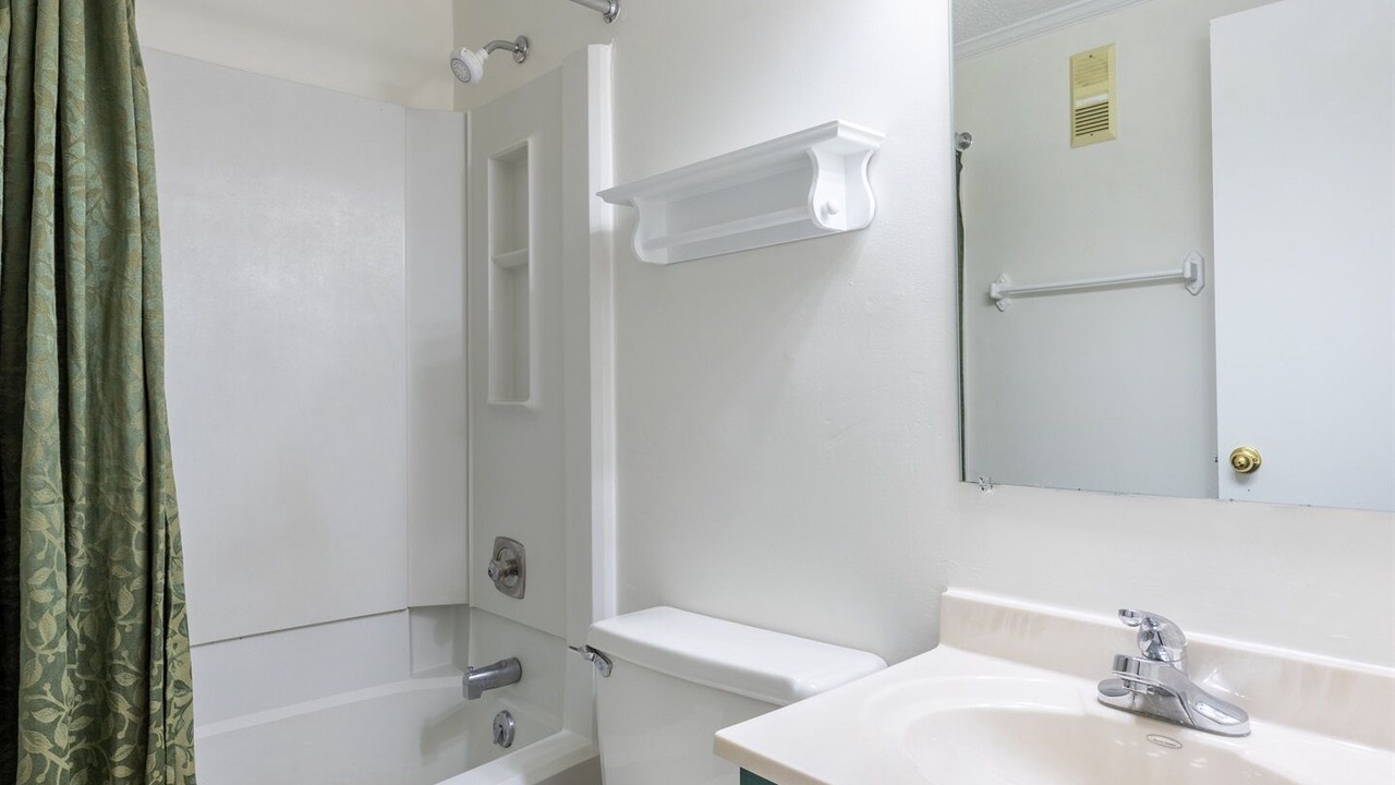 Photo of Bathroom in Edray