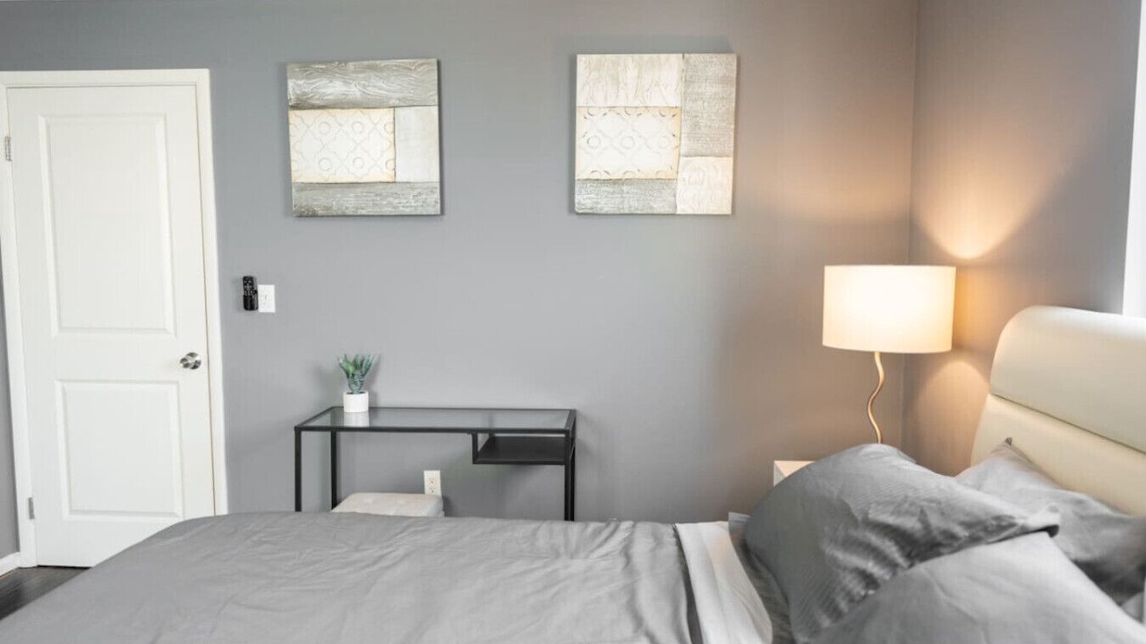 Photo of Bedroom in NoHo Arts District