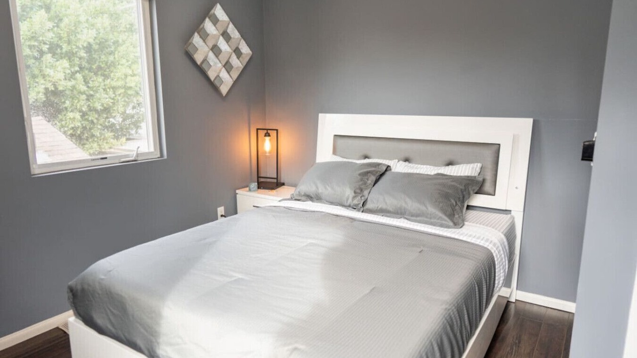 Photo of Bedroom in NoHo Arts District