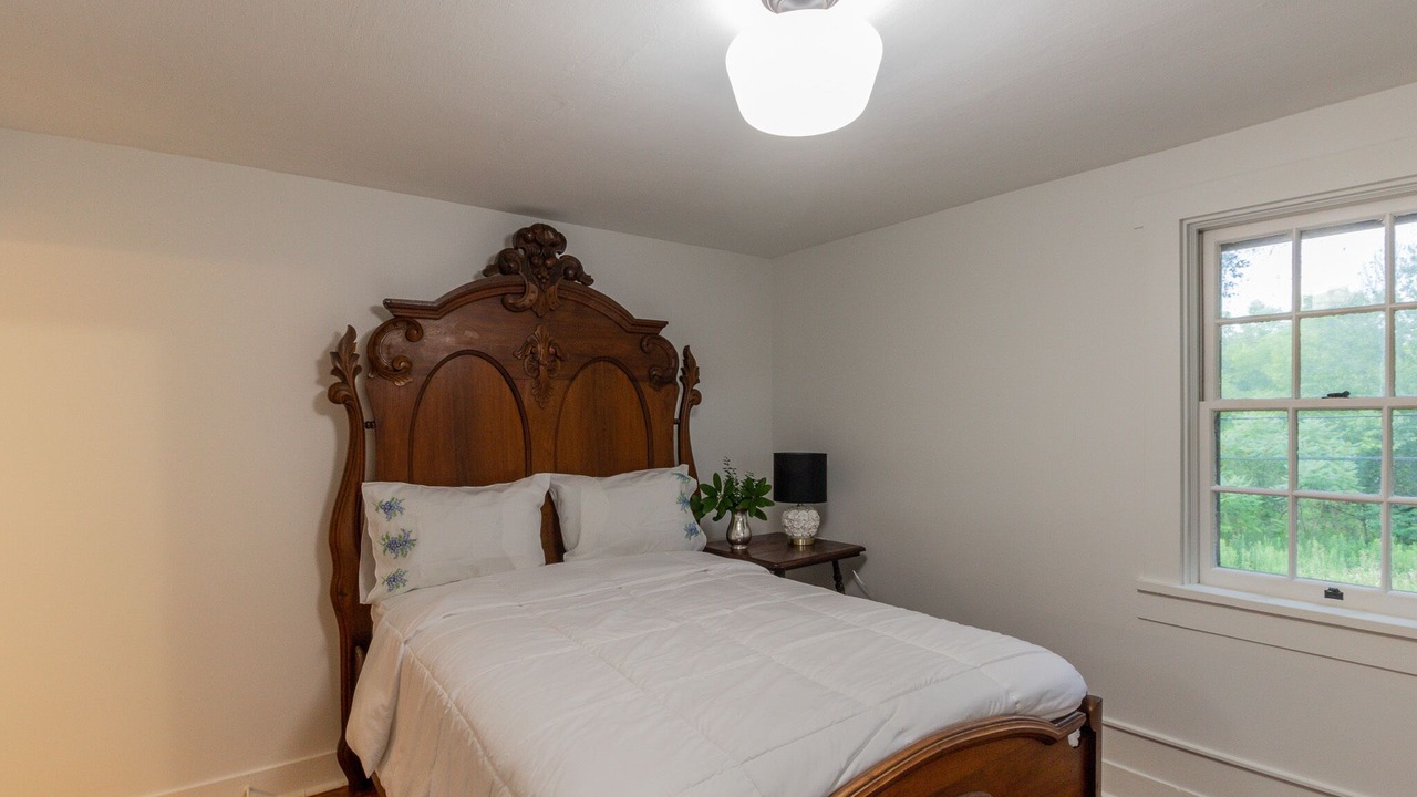 Photo of Bedroom in State College