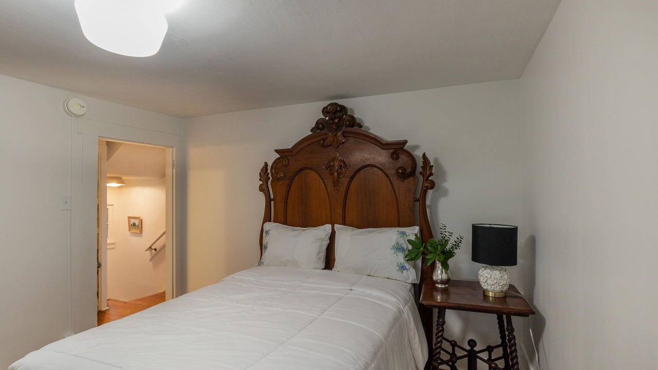 Photo of Bedroom in State College