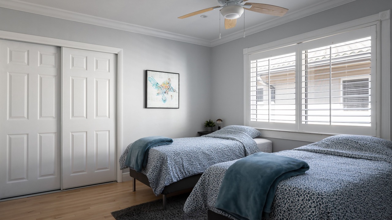 Photo of Bedroom in Hollywood Lakes