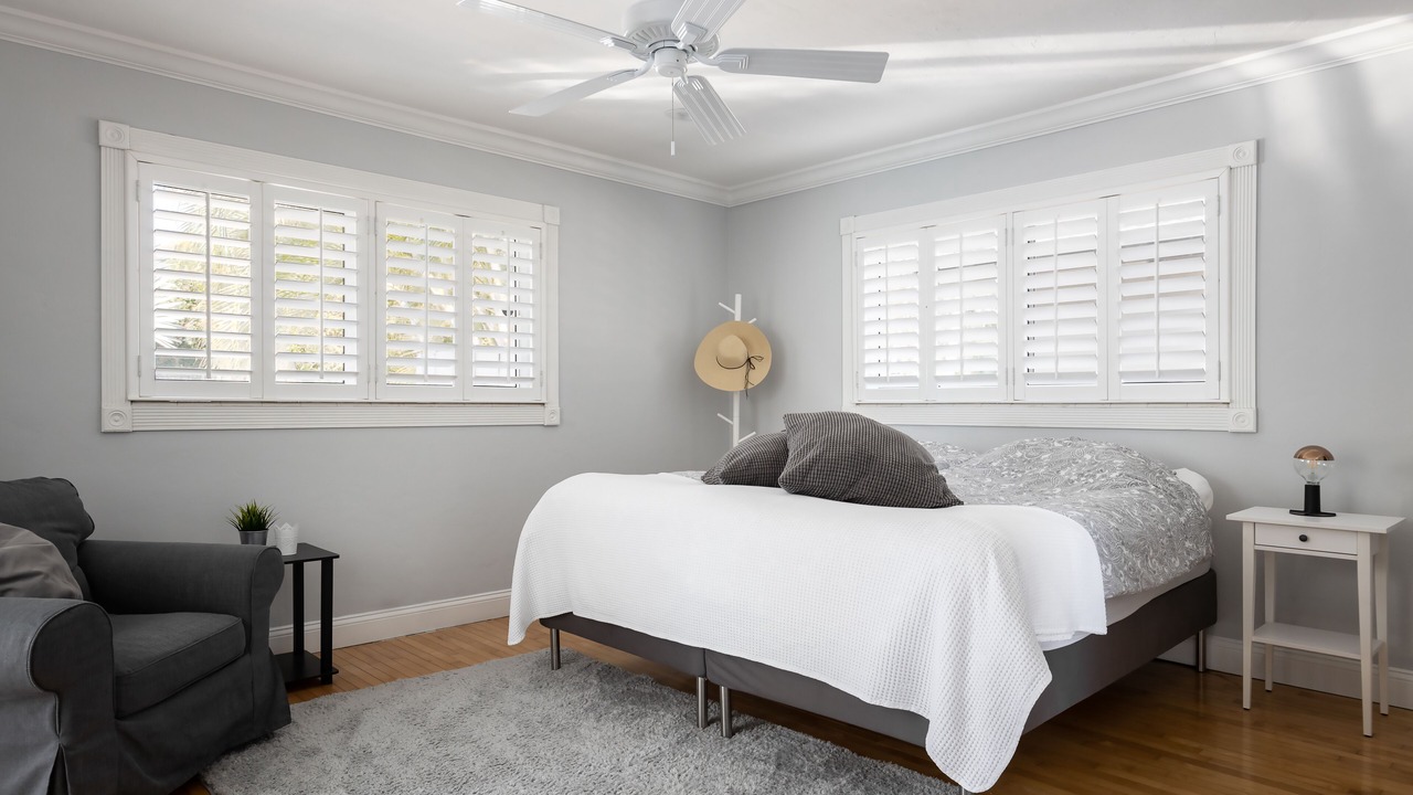 Photo of Bedroom in Hollywood Lakes