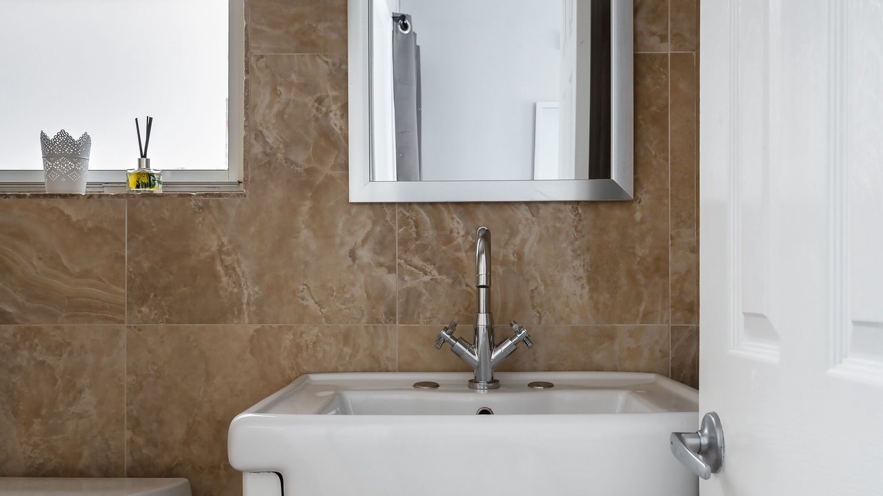 Photo of Bathroom in Hollywood Lakes