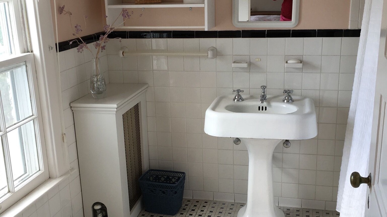 Photo of Bathroom in St. Leonard