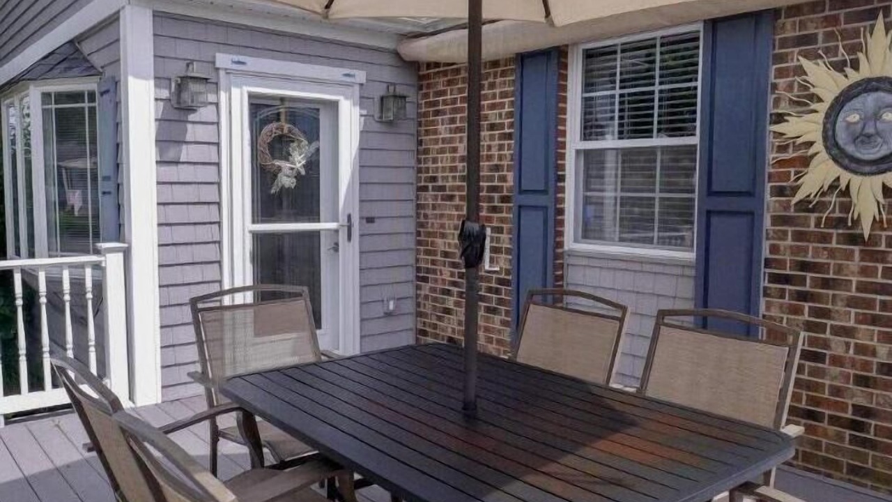 Photo of Outdoor in Village Green