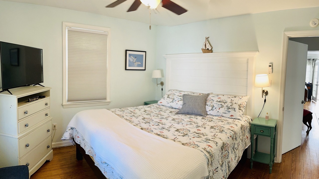 Photo of Bedroom in Point Lookout