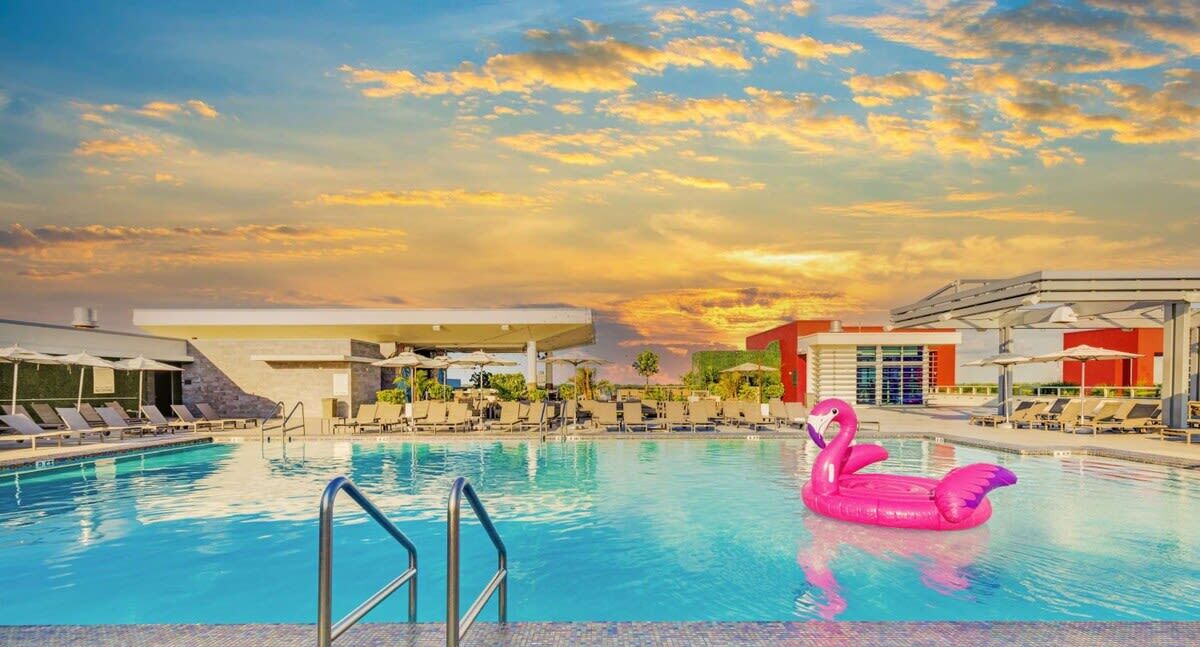 Photo of Outdoor in Hollywood Lakes