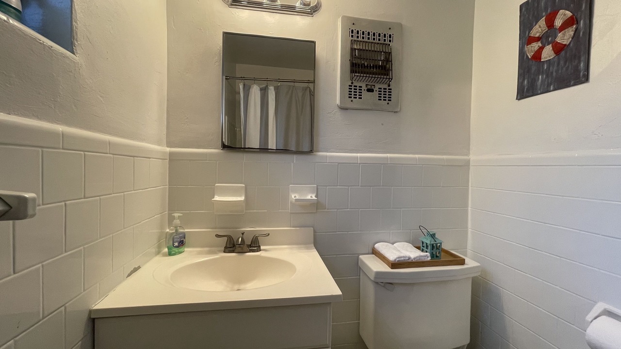 Photo of Bathroom in Harbor Village