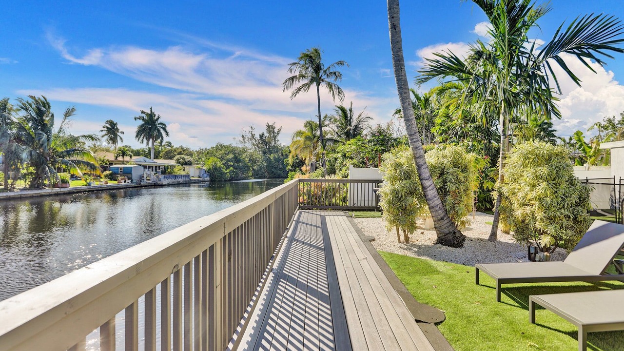 Photo of Patio Balcony in Hollywood Lakes