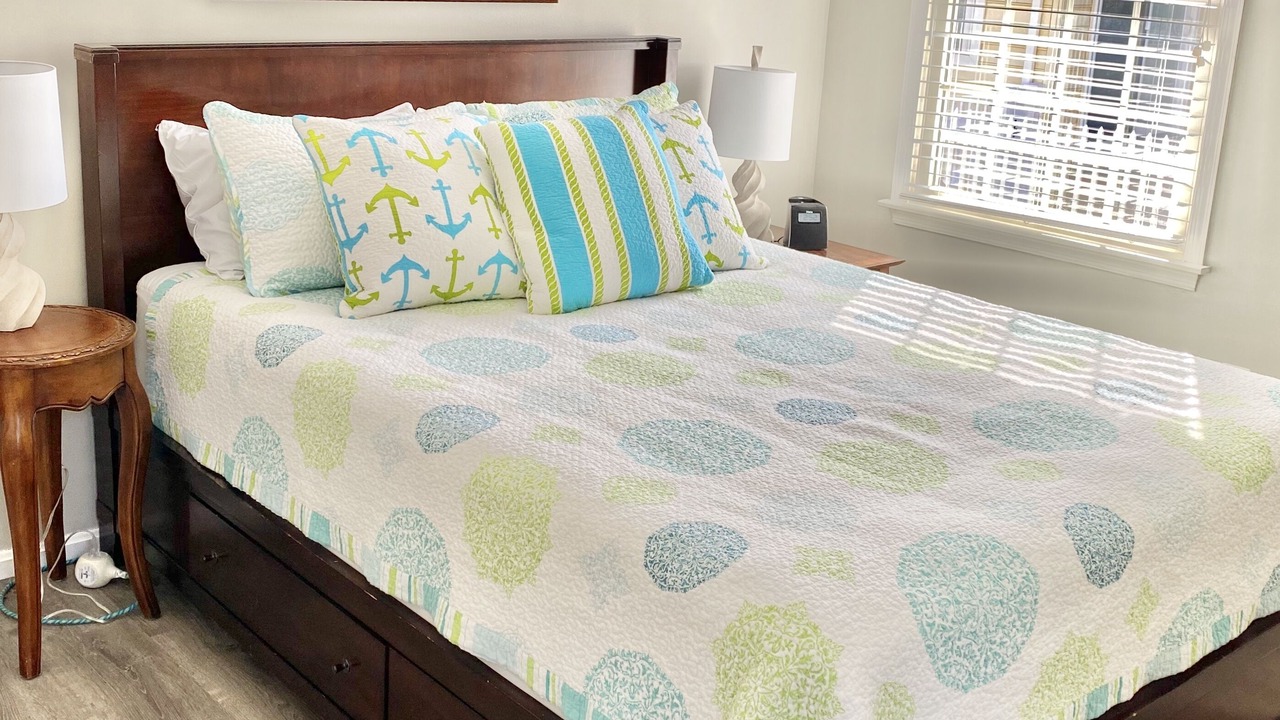 Photo of Bedroom in Country Club Estates