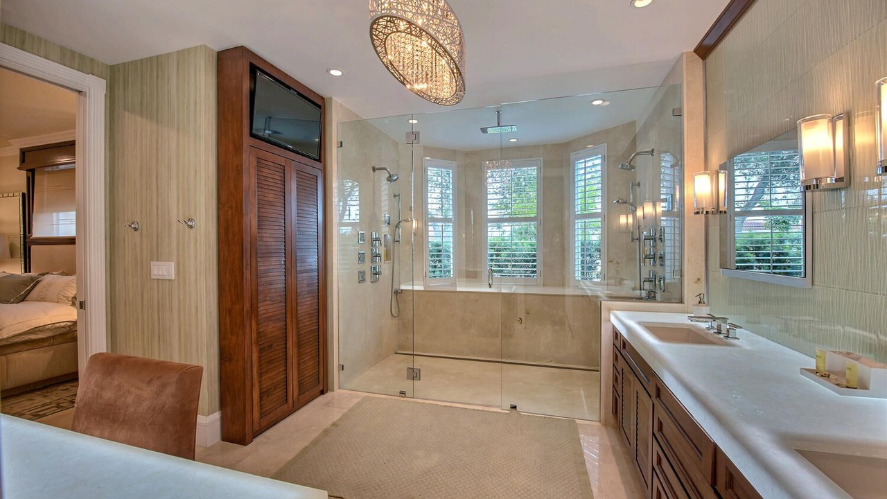 Photo of Bathroom in Bermuda Riviera