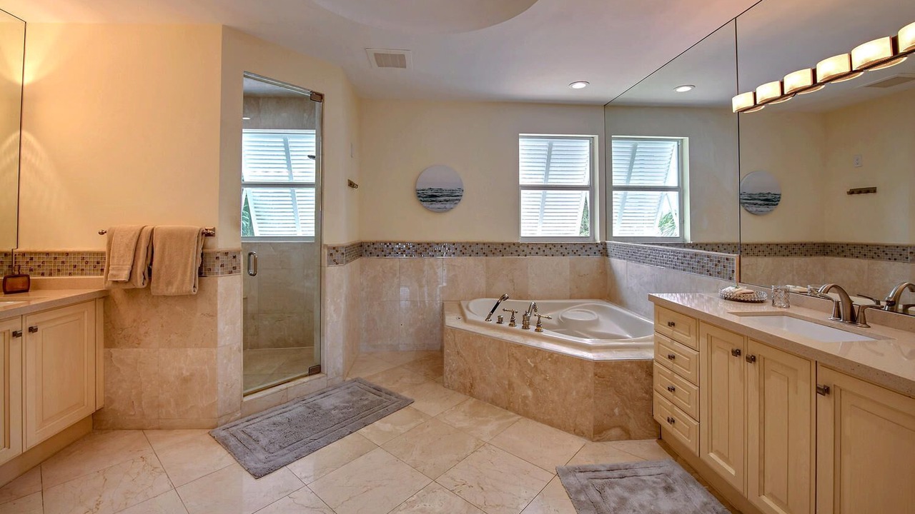 Photo of Bathroom in Bermuda Riviera