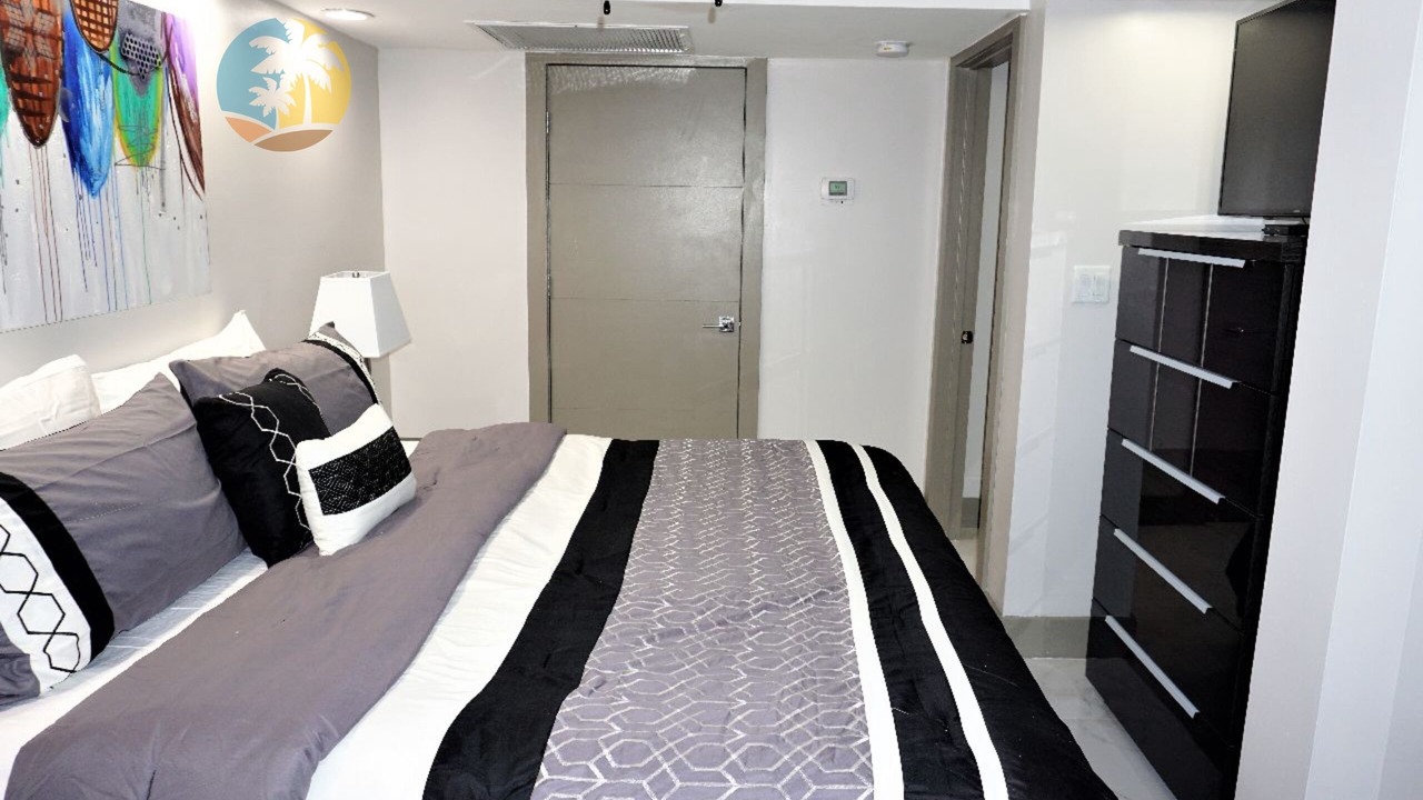 Photo of Bedroom in Mid Beach