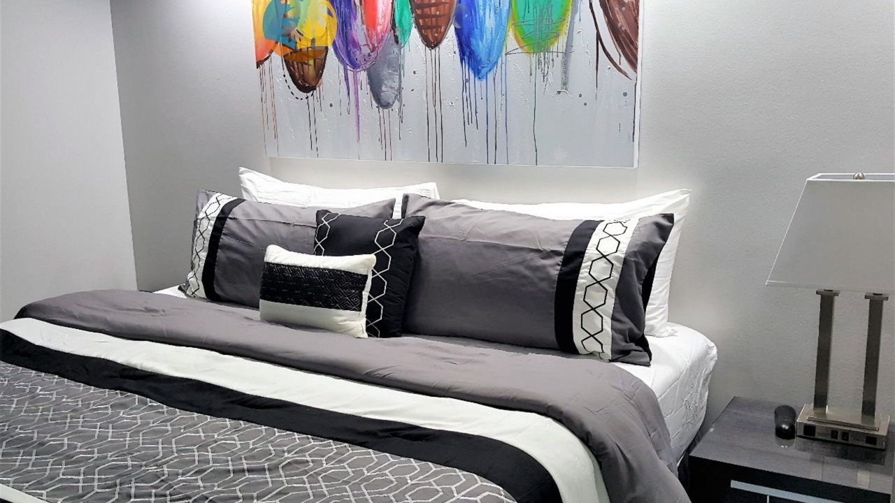 Photo of Bedroom in Mid Beach