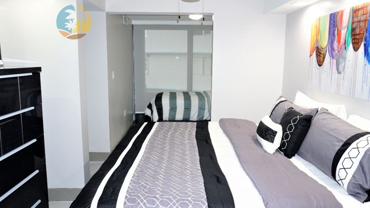 Photo of Bedroom in Mid Beach