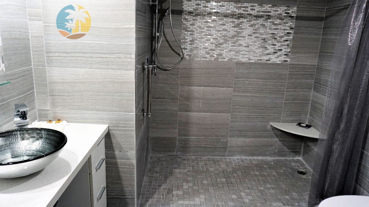 Photo of Bathroom in Mid Beach