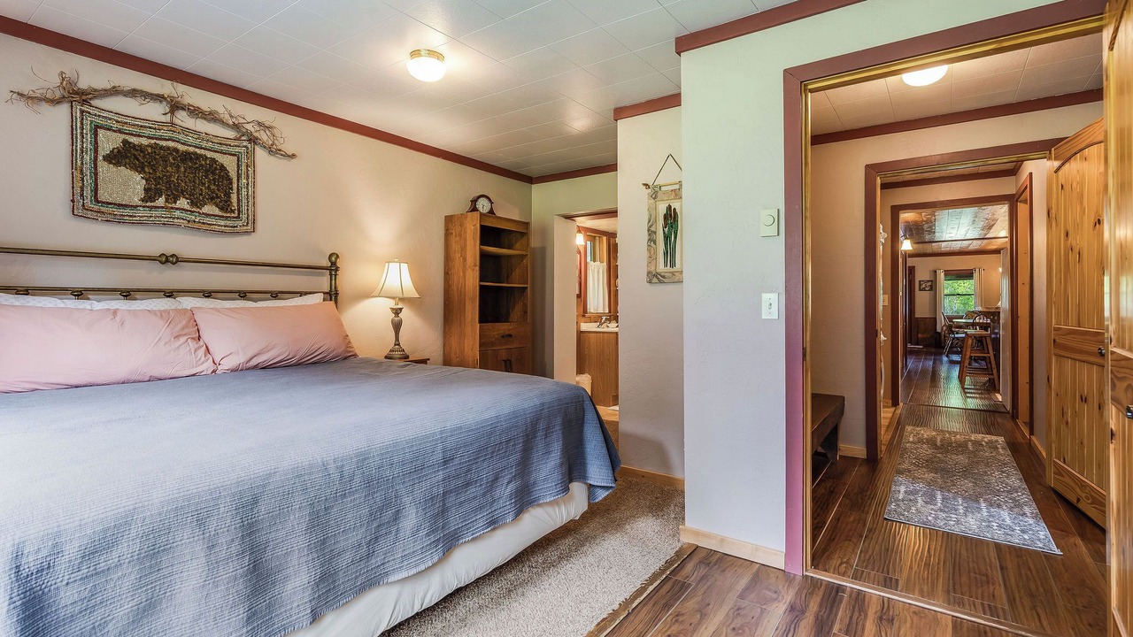 Photo of Bedroom in Martin City
