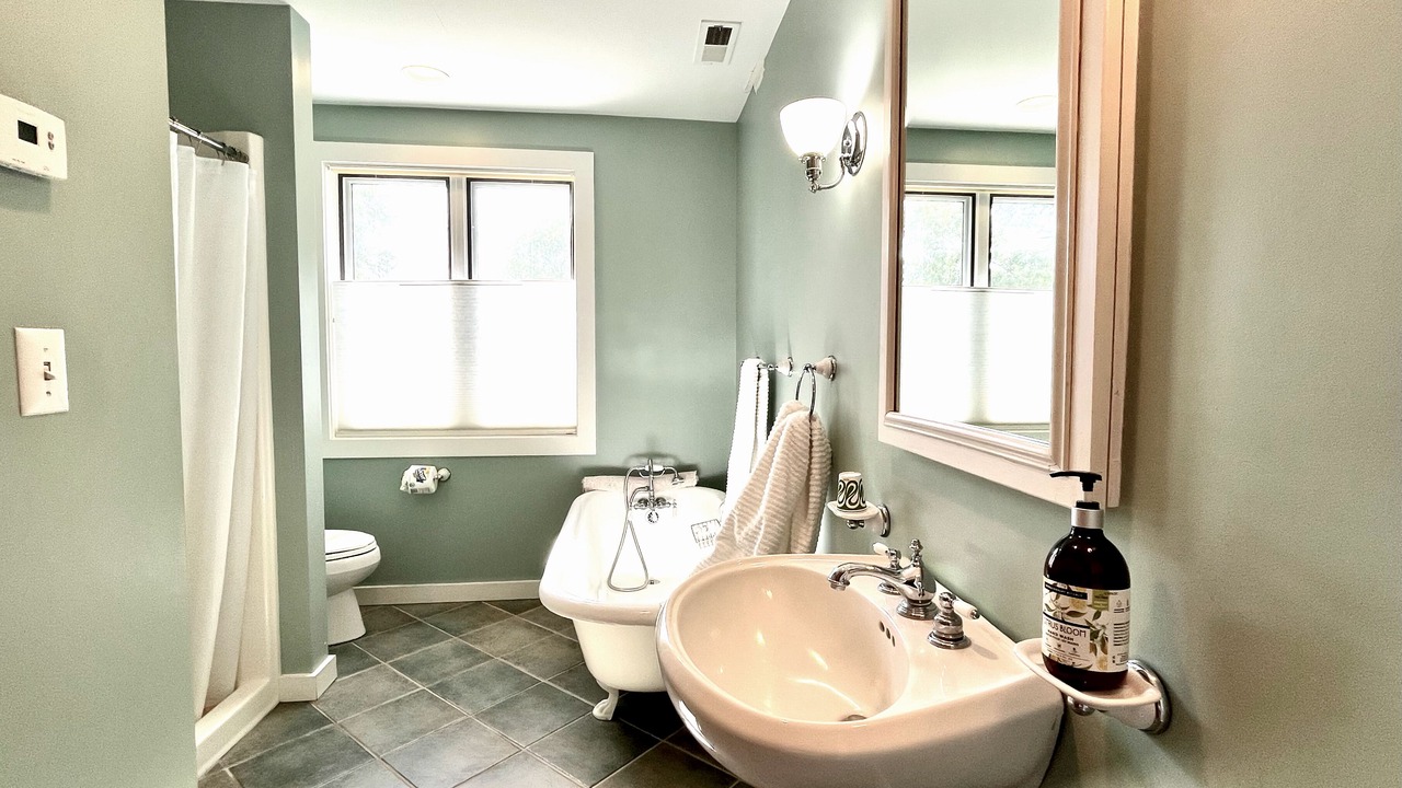 Photo of Bathroom in Barboursville
