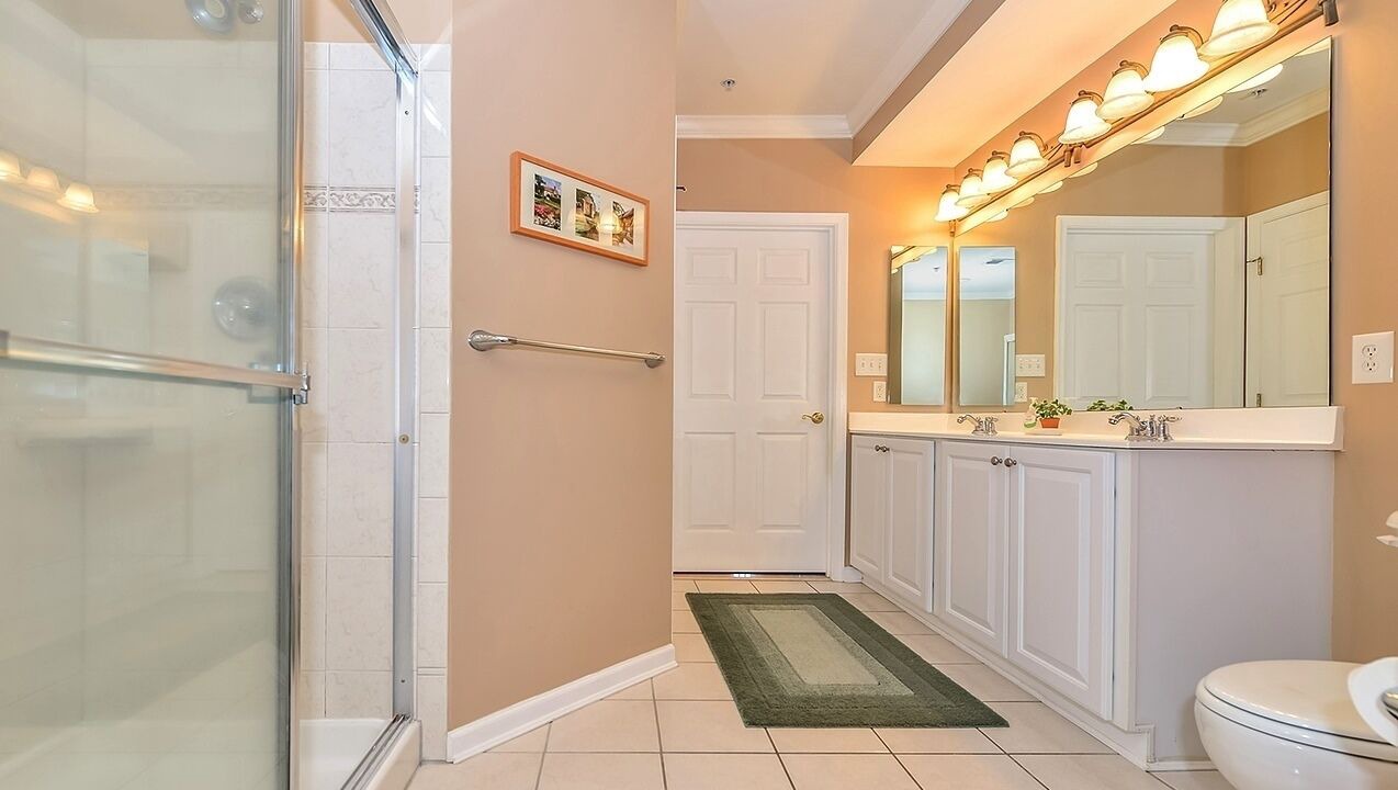Photo of Bathroom in Sunset Island