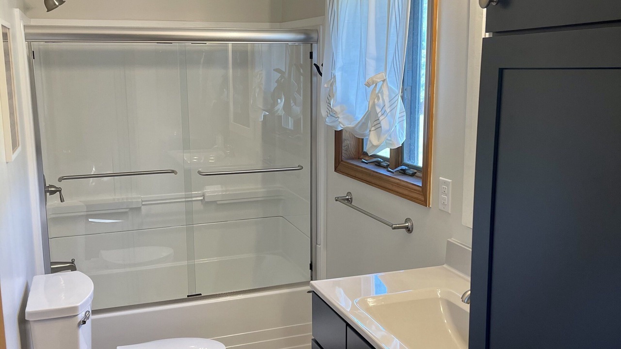 Photo of Bathroom in Fishers Landing