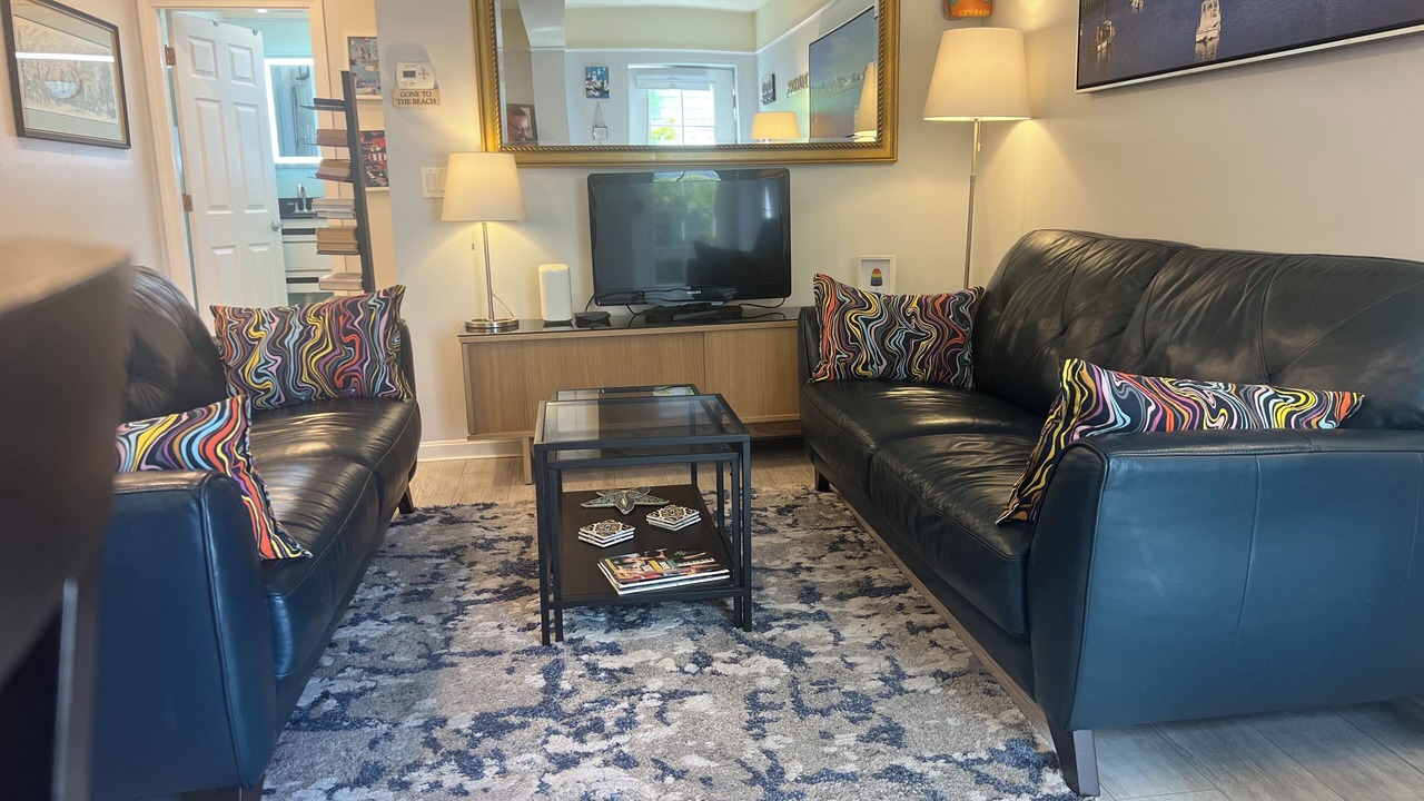 Photo of Livingroom in Commercial Street
