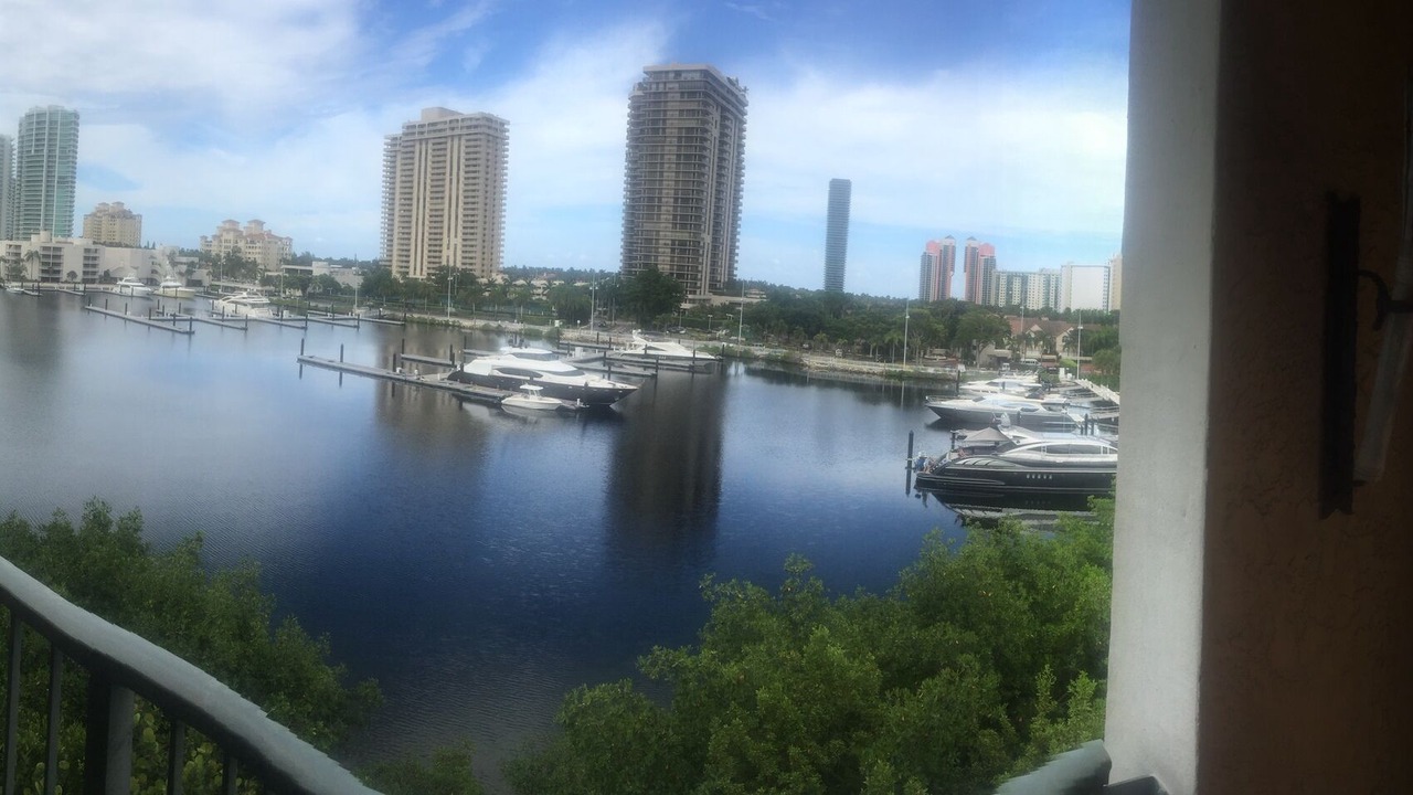 Photo of Others in Aventura