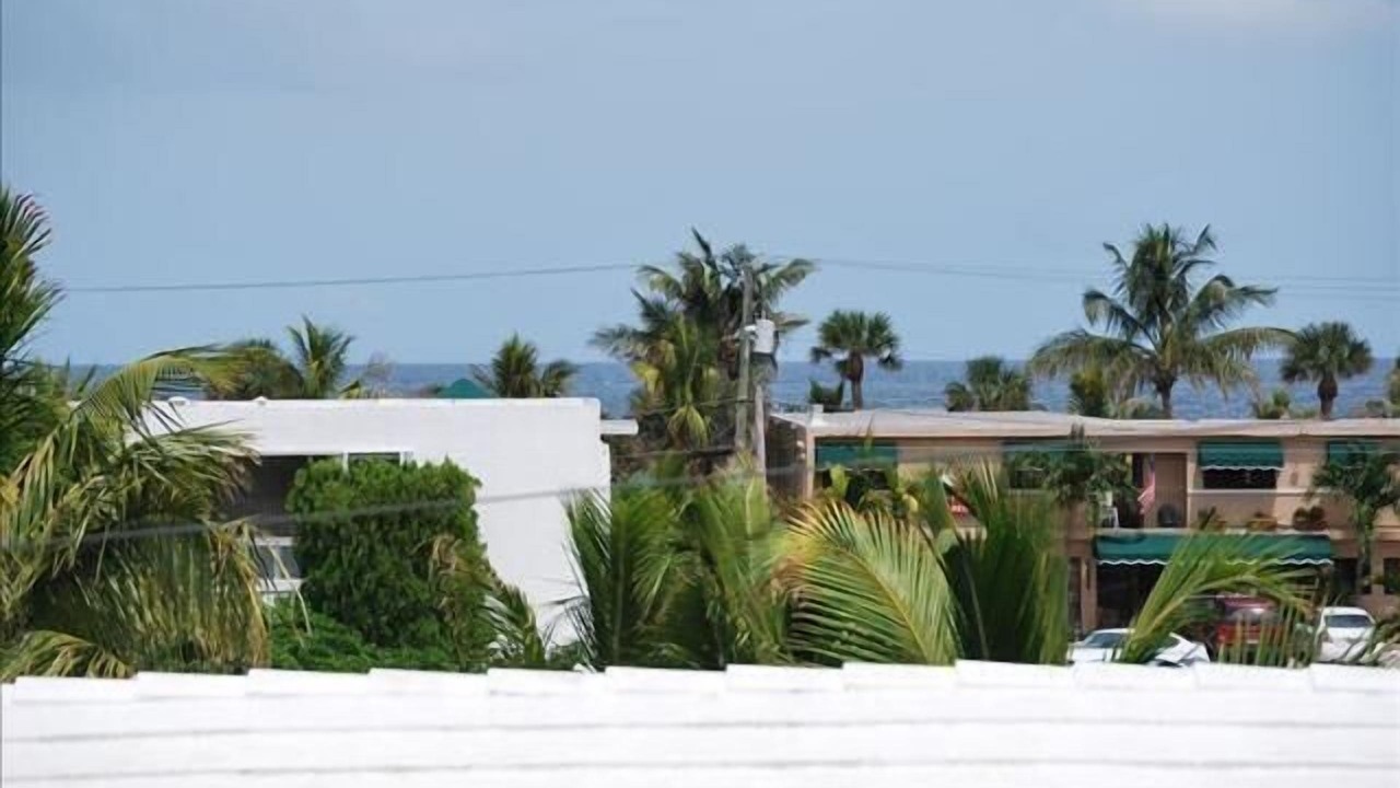 Photo of Patio Balcony in Lauderdale-by-the-Sea