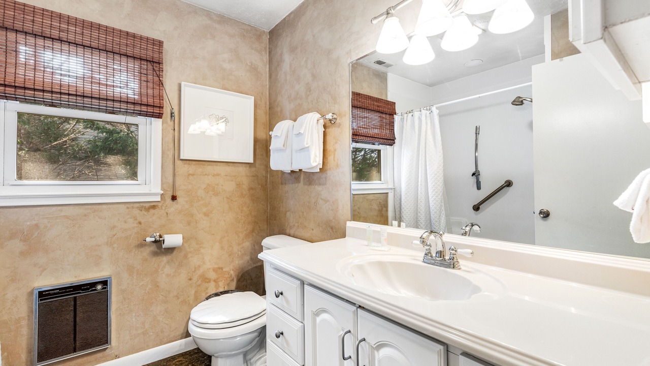 Photo of Bathroom in Little Salisbury