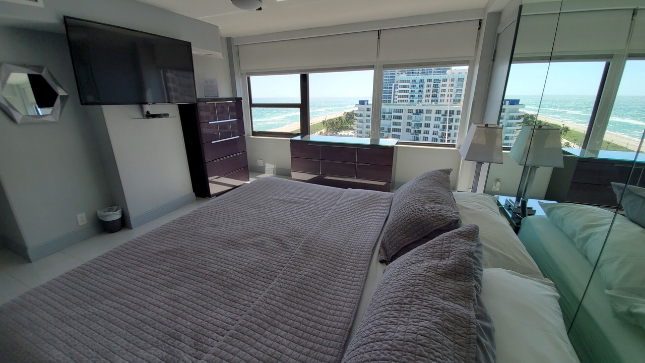 Photo of Bedroom in Mid Beach