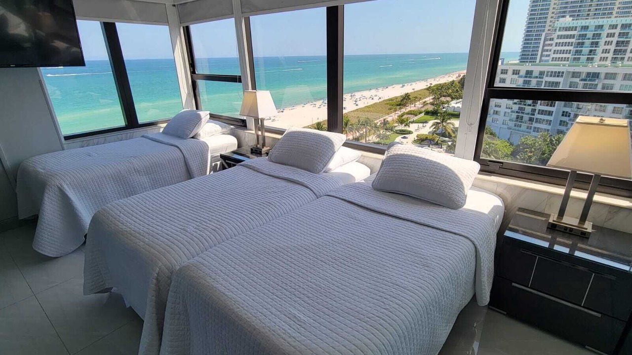 Photo of Bedroom in Mid Beach