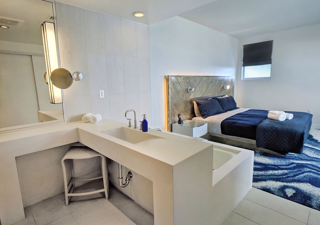 Photo of Livingroom in Central Beach
