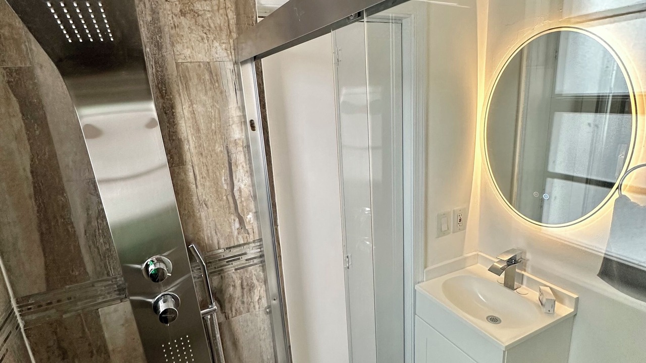 Photo of Bathroom in South Pointe