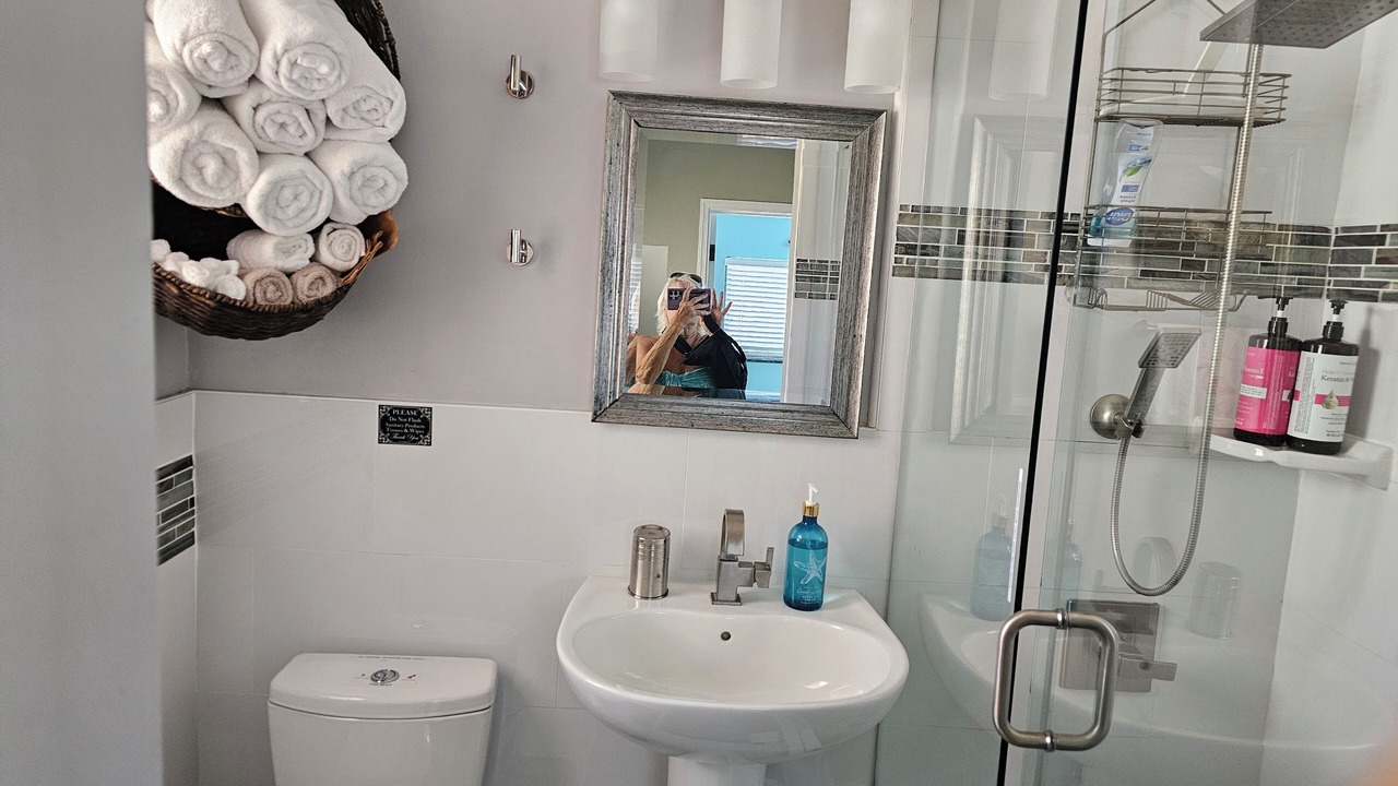 Photo of Bathroom in Hollywood