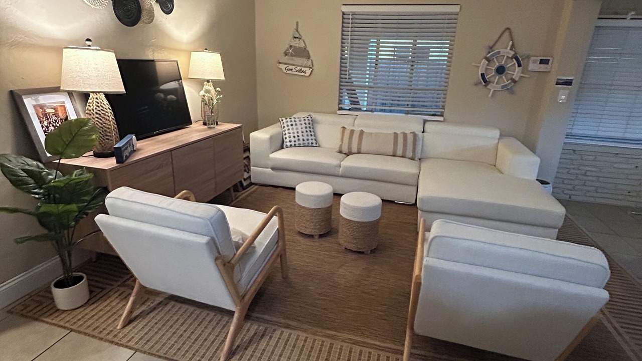Photo of Livingroom in Edgewood