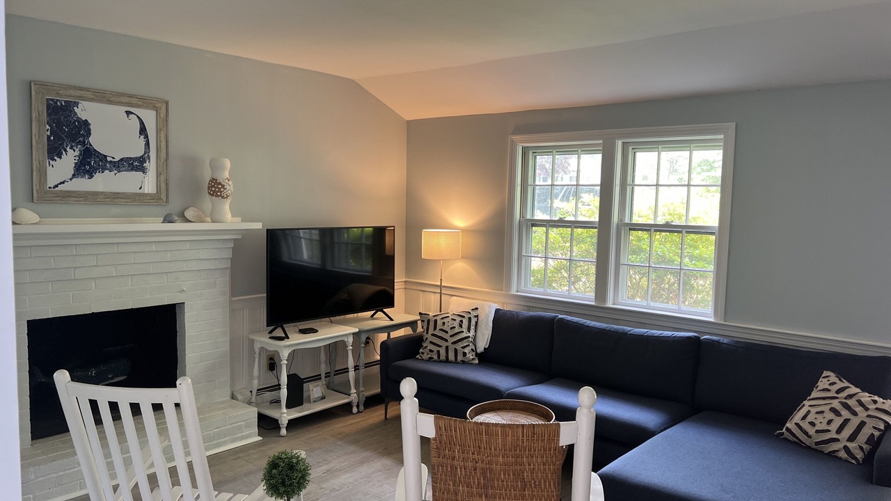 Photo of Livingroom in Popponesset