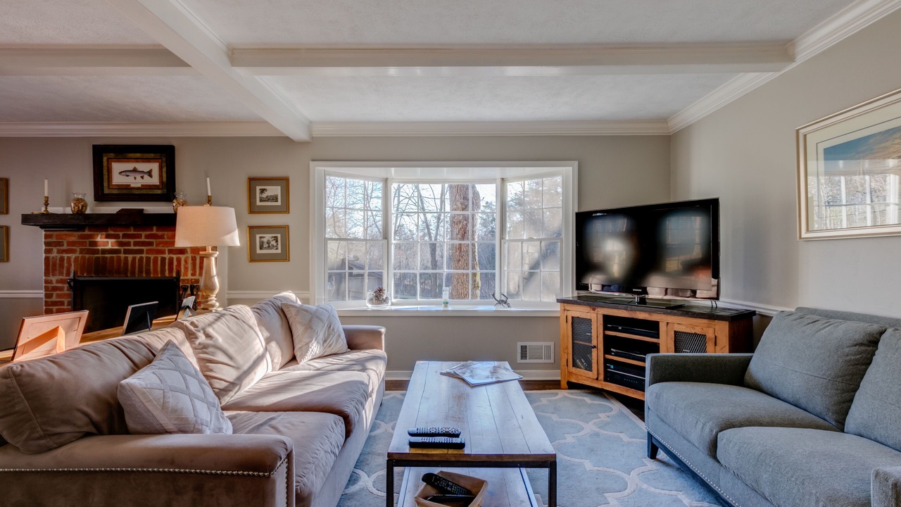 Photo of Livingroom in Boyd Tavern