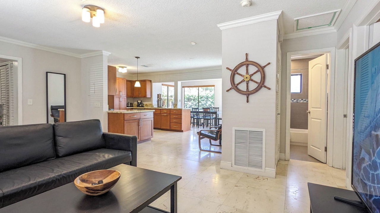 Photo of Livingroom in Pompano Isles